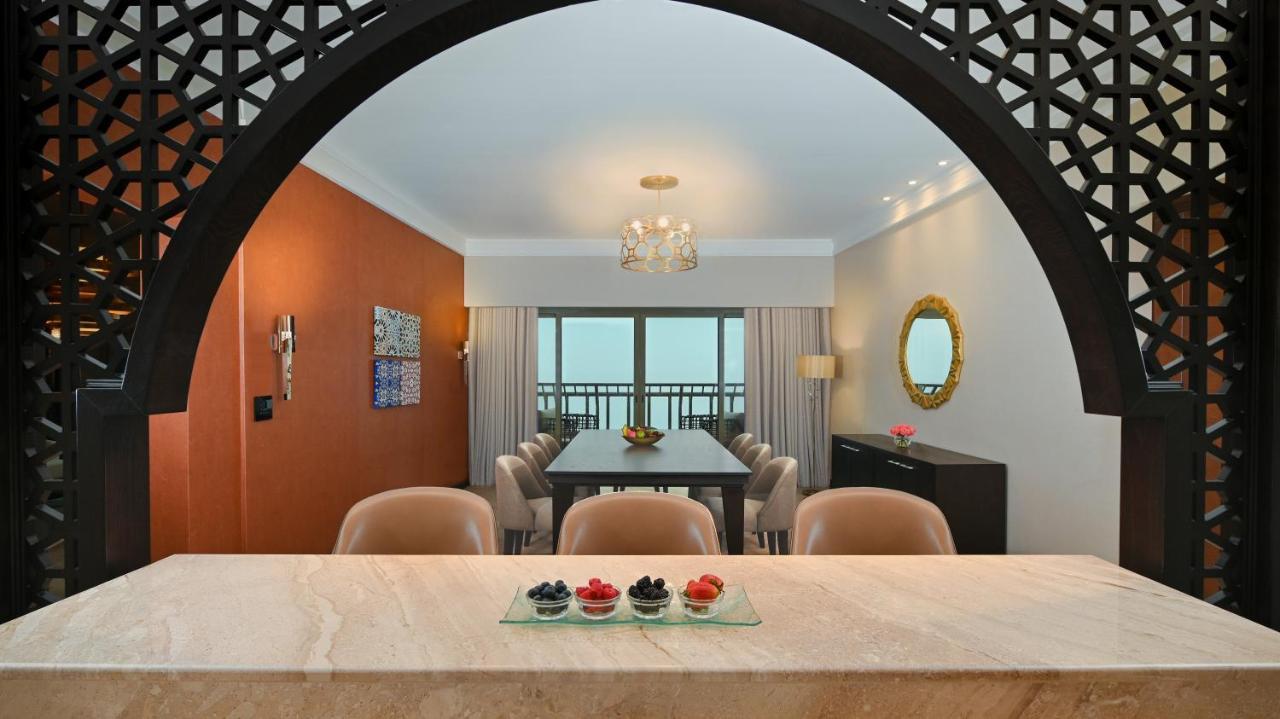 Hotel Grand Millennium Gizan à Jizan Extérieur photo A dining room